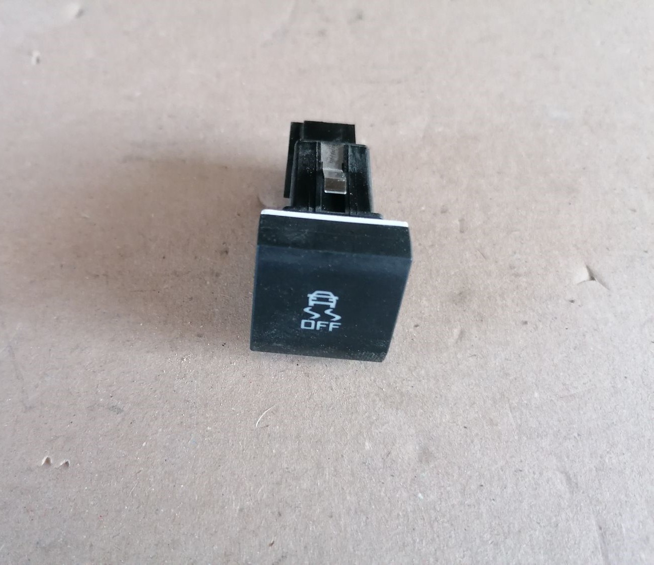 ESP poga priekš SKODA YETI 2012 2 ESP poga priekš SKODA YETI 2012