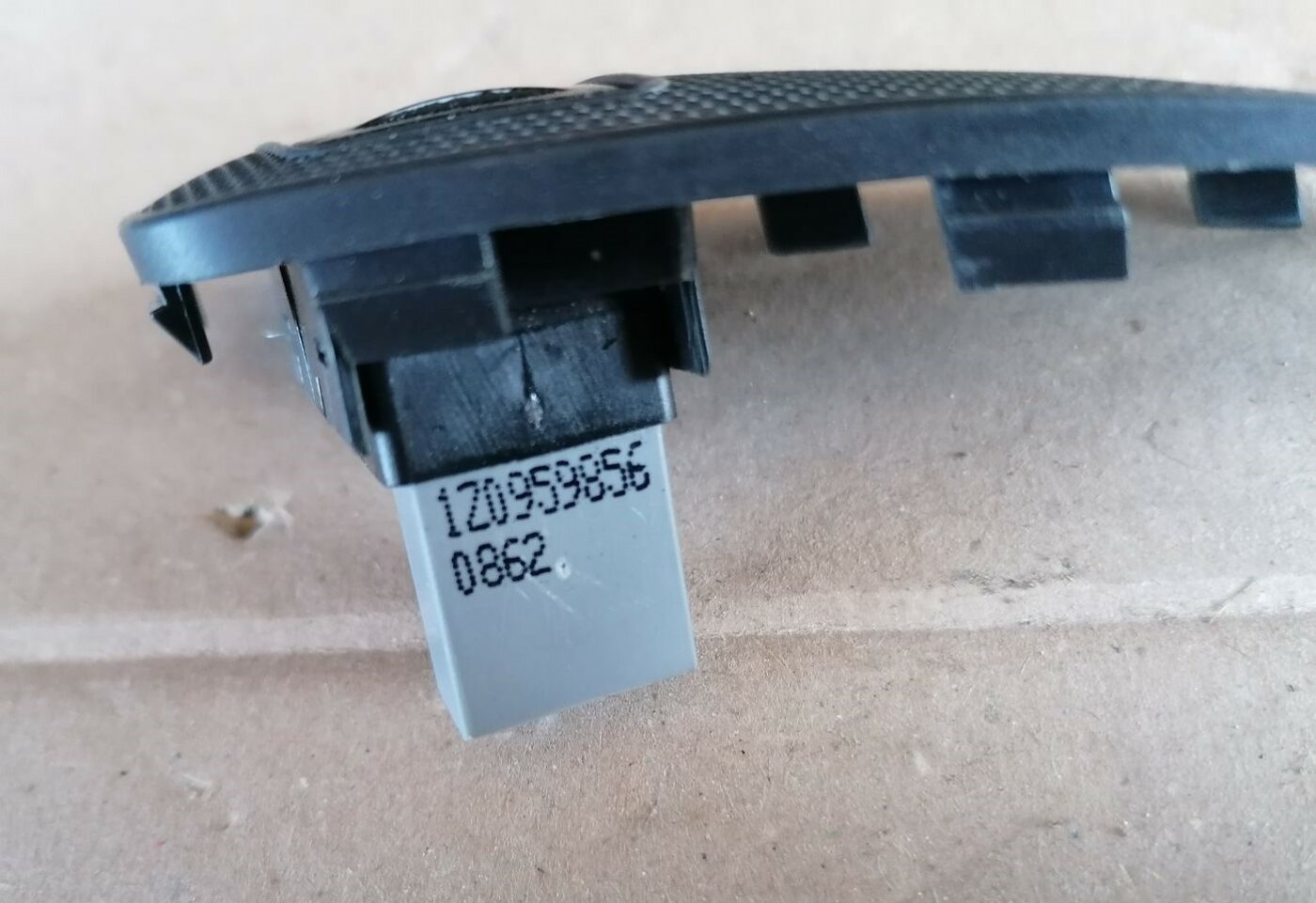 Stikla pacelšanas poga priekš SKODA YETI 2012 4 Stikla pacelšanas poga priekš SKODA YETI 2012