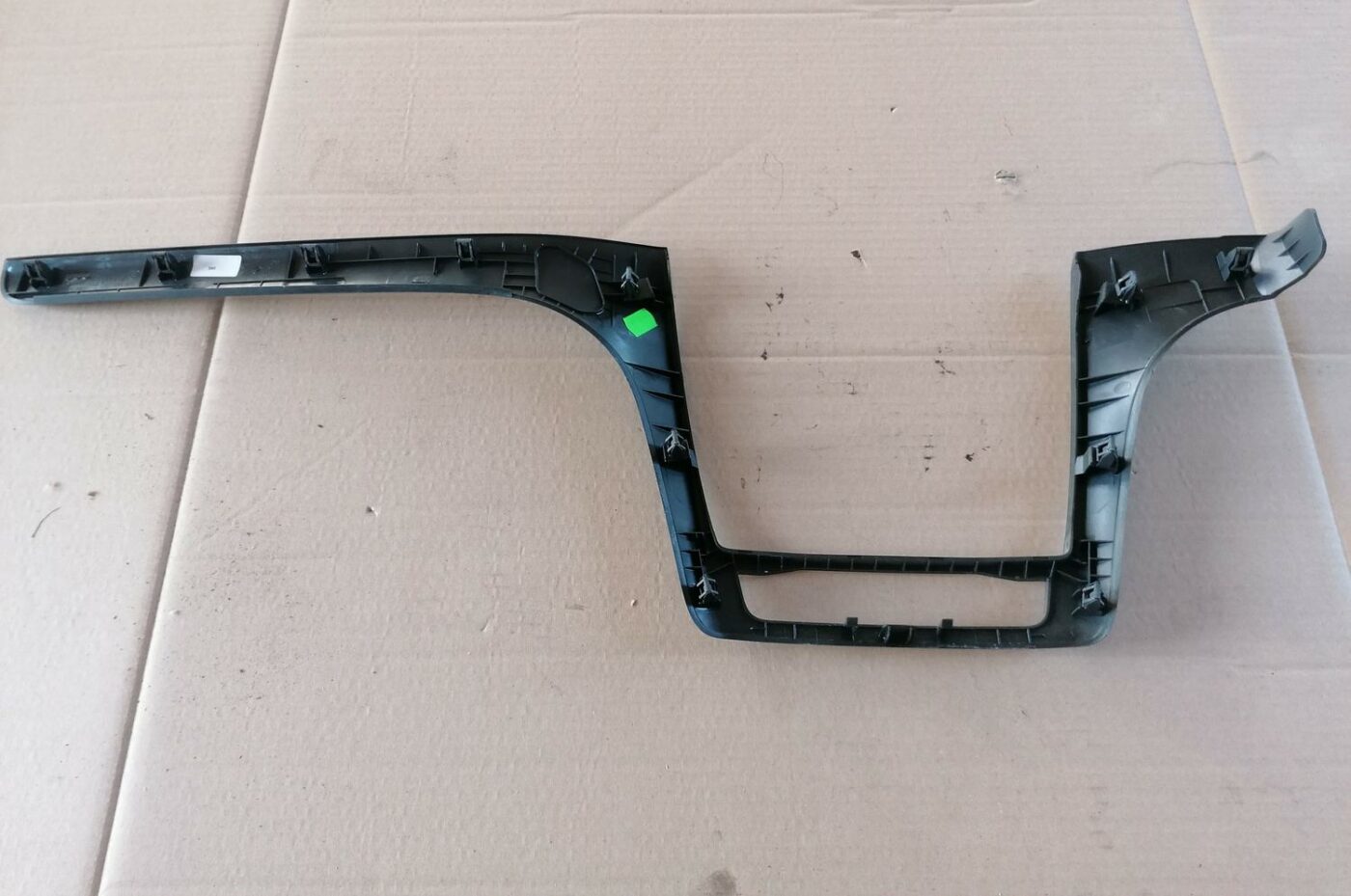 Mērinstrumentu paneļa dekoratīvā uzlika priekš SKODA YETI 2012 3 Mērinstrumentu paneļa dekoratīvā uzlika priekš SKODA YETI 2012