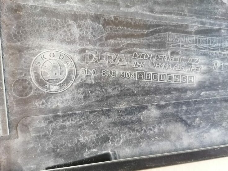 Durvju stikla moldings priekš SKODA YETI 2012
