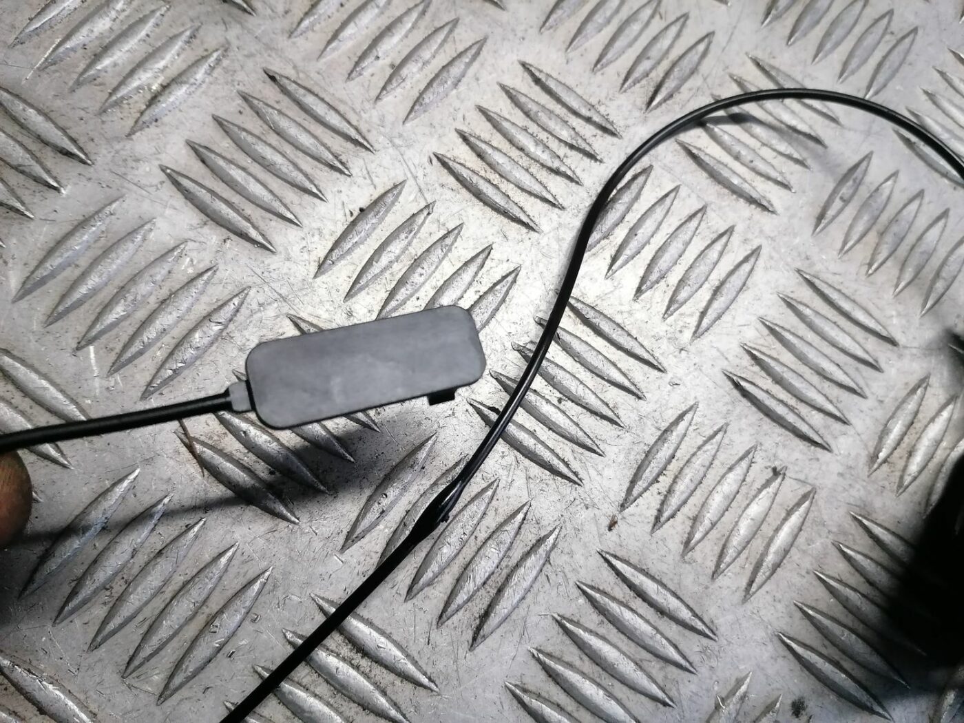 Bagāžnieka vāka slēdzene priekš BMW 1 E87 2007 GRAPHITE 4 Bagāžnieka vāka slēdzene priekš BMW 1 E87 2007 GRAPHITE