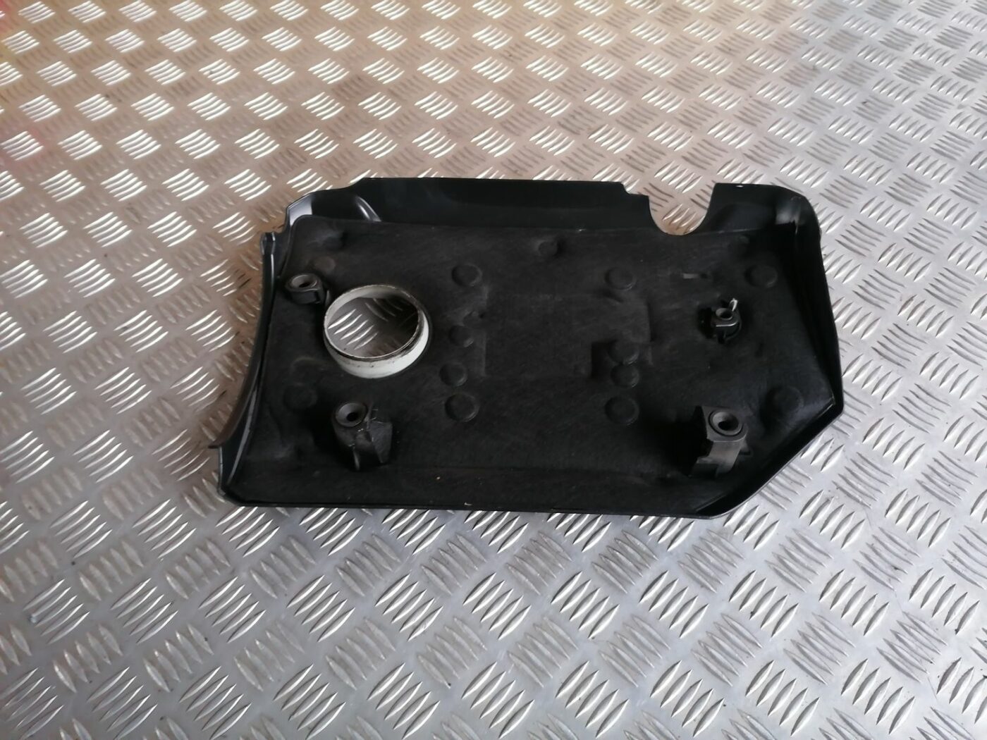 Dzinēja dekoratīvais vāks priekš SKODA OCTAVIA 2012 5 Dzinēja dekoratīvais vāks priekš SKODA OCTAVIA 2012