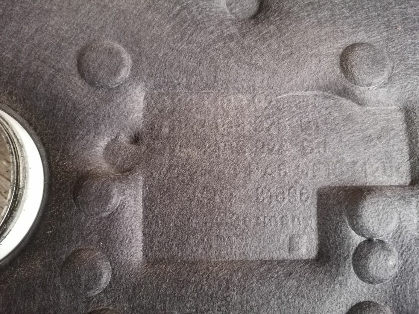 Dzinēja dekoratīvais vāks priekš SKODA OCTAVIA 2012 3 Dzinēja dekoratīvais vāks priekš SKODA OCTAVIA 2012