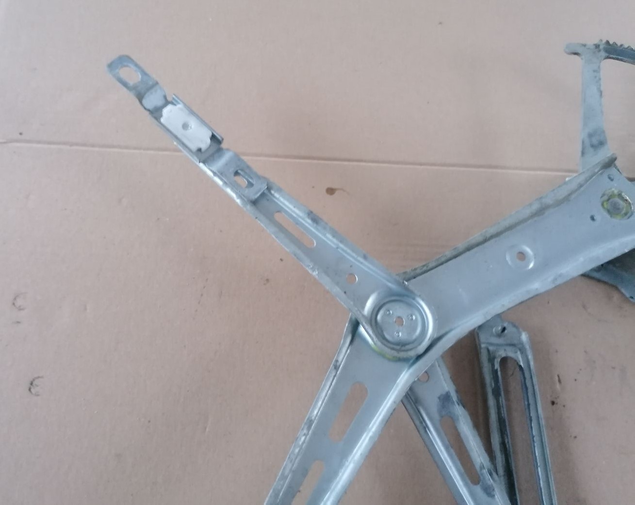 Stikla pacelšanas mehānisms priekšējais kreisais priekš OPEL ZAFIRA 2002 9 Stikla pacelšanas mehānisms priekšējais kreisais priekš OPEL ZAFIRA 2002