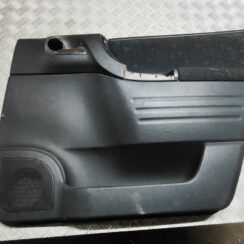 Aizmugurējo labo durvju apdare priekš OPEL ZAFIRA 2002