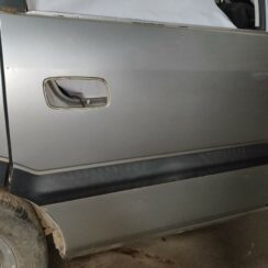 Aizmugurējās labās durvis priekš OPEL ZAFIRA 2002