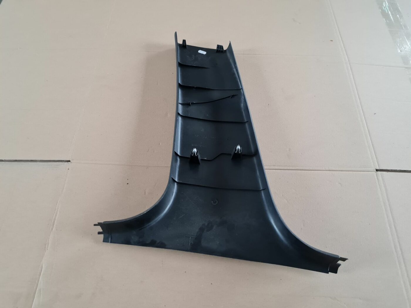 Vidējas salona statnes apdare priekš PEUGEOT 307 2003 2 Vidējas salona statnes apdare priekš PEUGEOT 307 2003