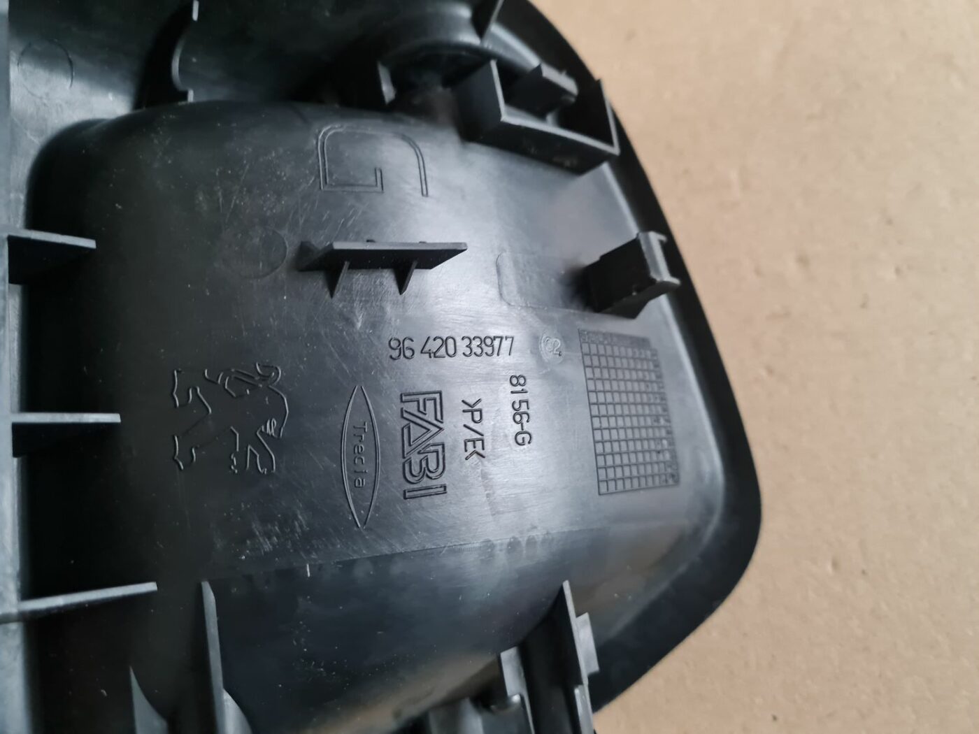 Bagāžnieka nodalījuma rokturis priekš PEUGEOT 307 2003 3 Bagāžnieka nodalījuma rokturis priekš PEUGEOT 307 2003