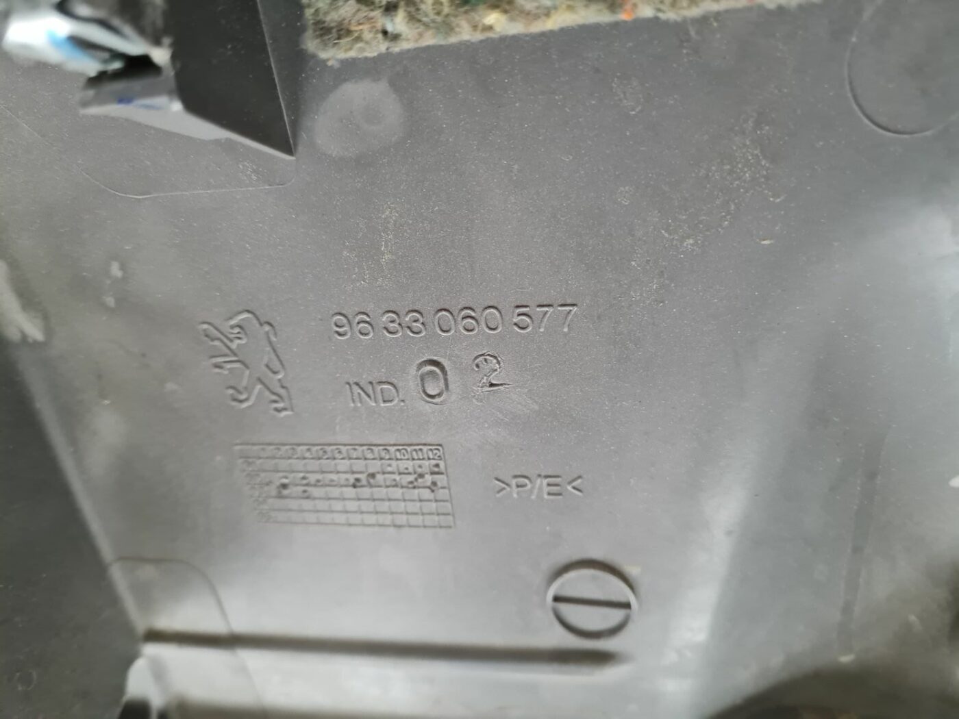 Bagāžnieka vāka liela apdare priekš PEUGEOT 307 2003 3 Bagāžnieka vāka liela apdare priekš PEUGEOT 307 2003