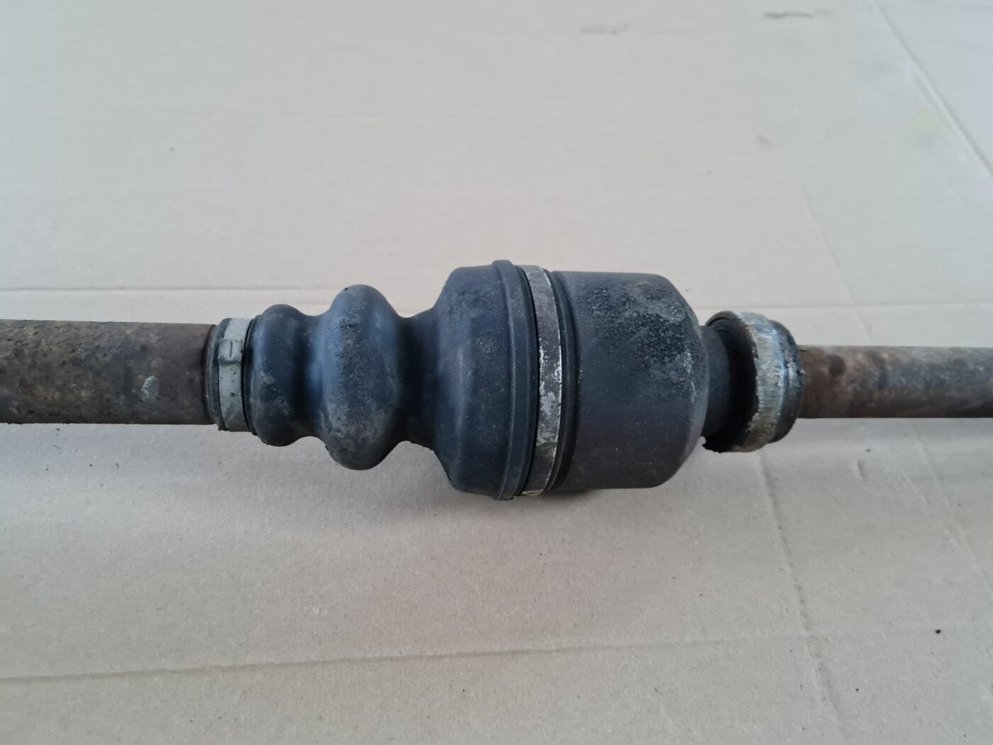 Pusass priekšēja labā priekš PEUGEOT 307 2003 3 Pusass priekšēja labā priekš PEUGEOT 307 2003