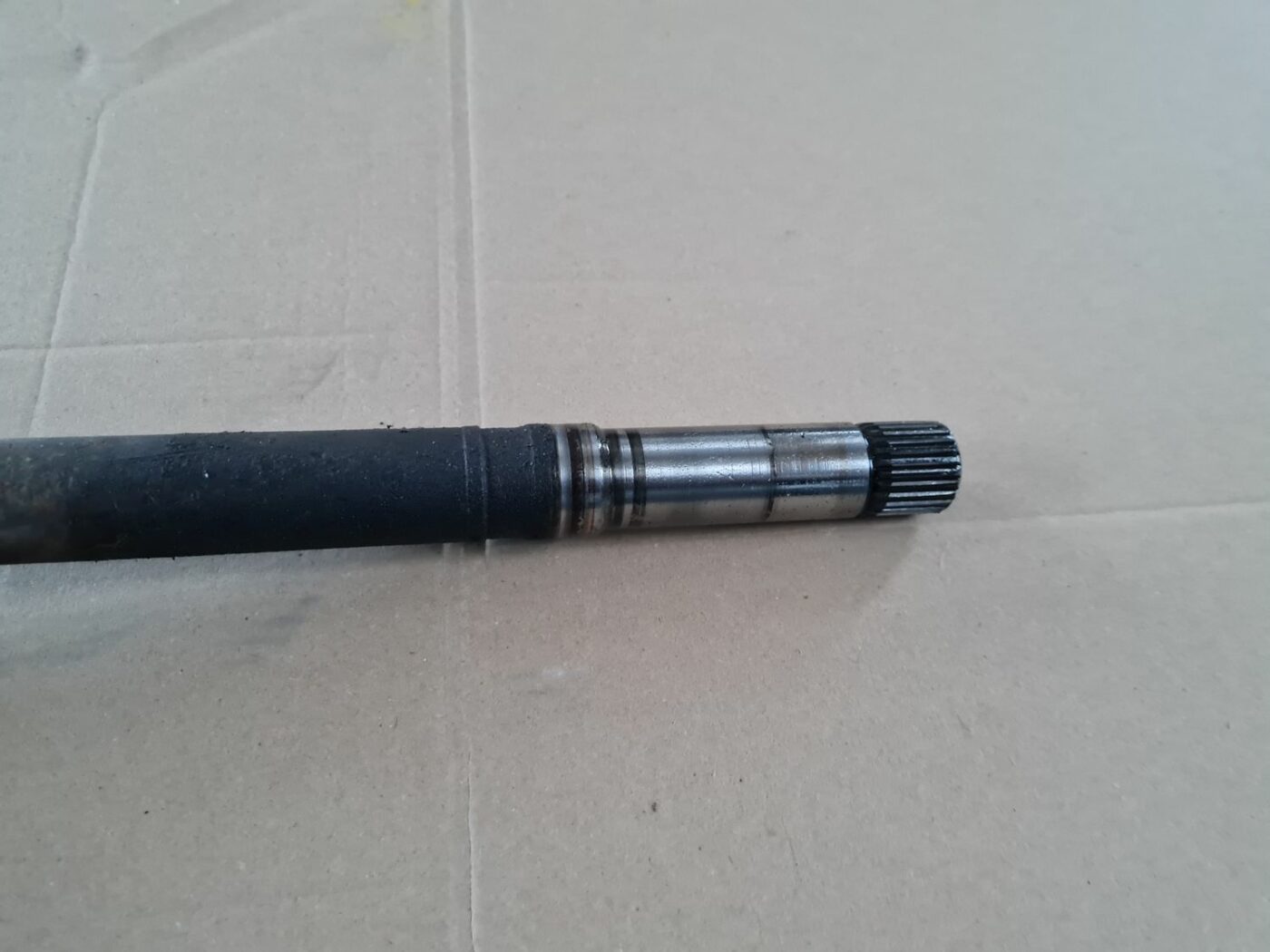 Pusass priekšēja labā priekš PEUGEOT 307 2003 4 Pusass priekšēja labā priekš PEUGEOT 307 2003