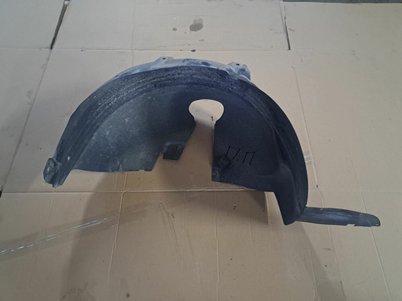 Priekšējais labais paspārns priekš PEUGEOT 307 2003 1 Priekšējais labais paspārns priekš PEUGEOT 307 2003