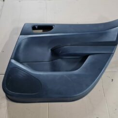 Aizmugurējo labo durvju apdare priekš PEUGEOT 307 2003