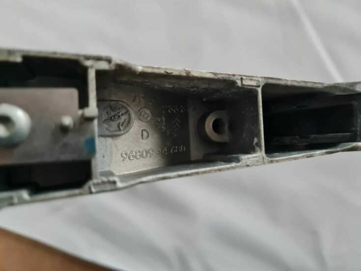 Priekšējāis labais durvju rokturis priekš CITROEN C4 2006-2