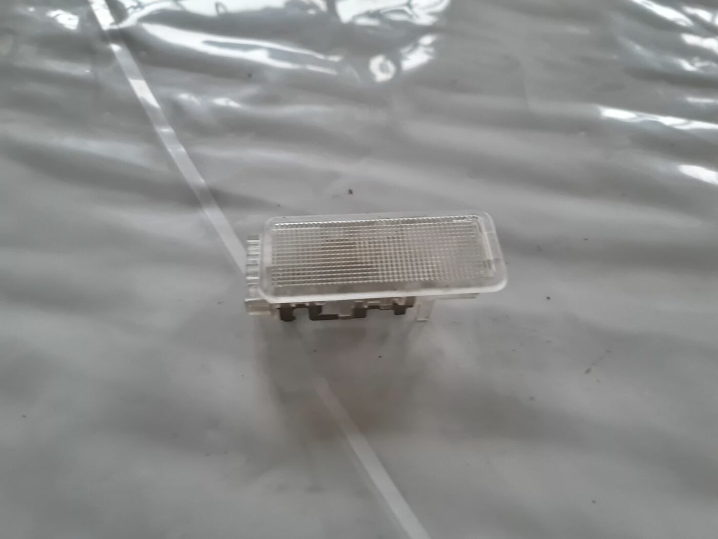 Apgaismojums bagažnieka nodalījuma priekš CITROEN C4 2006-2 1 Apgaismojums bagažnieka nodalījuma priekš CITROEN C4 2006-2