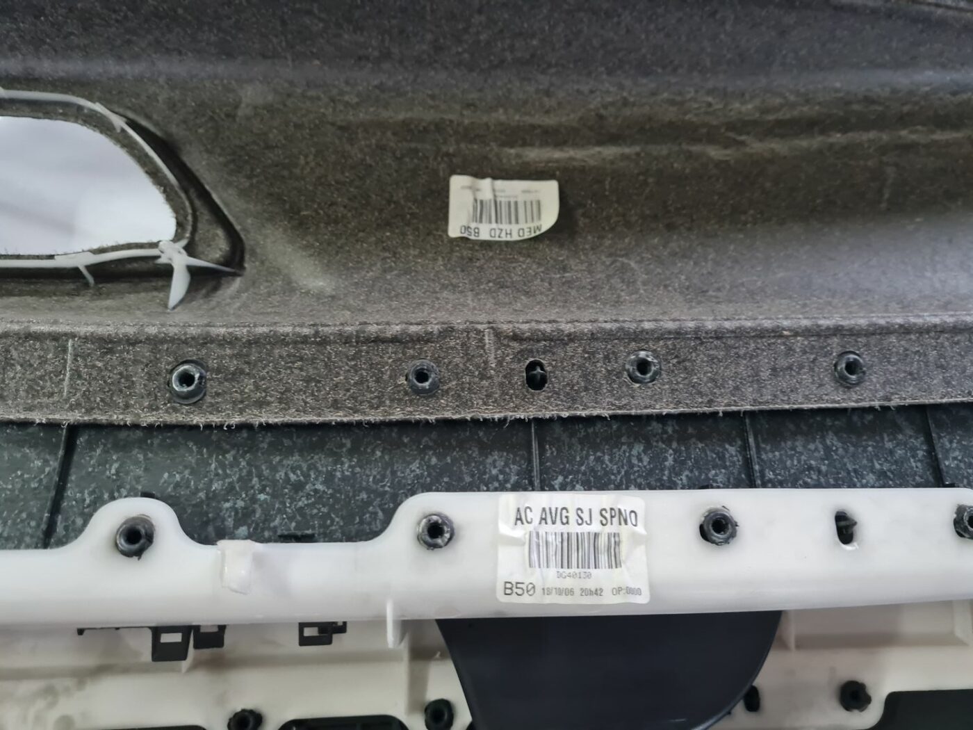 Priekšējo kreiso durvju apdare priekš CITROEN C4 2006-2 4 Priekšējo kreiso durvju apdare priekš CITROEN C4 2006-2