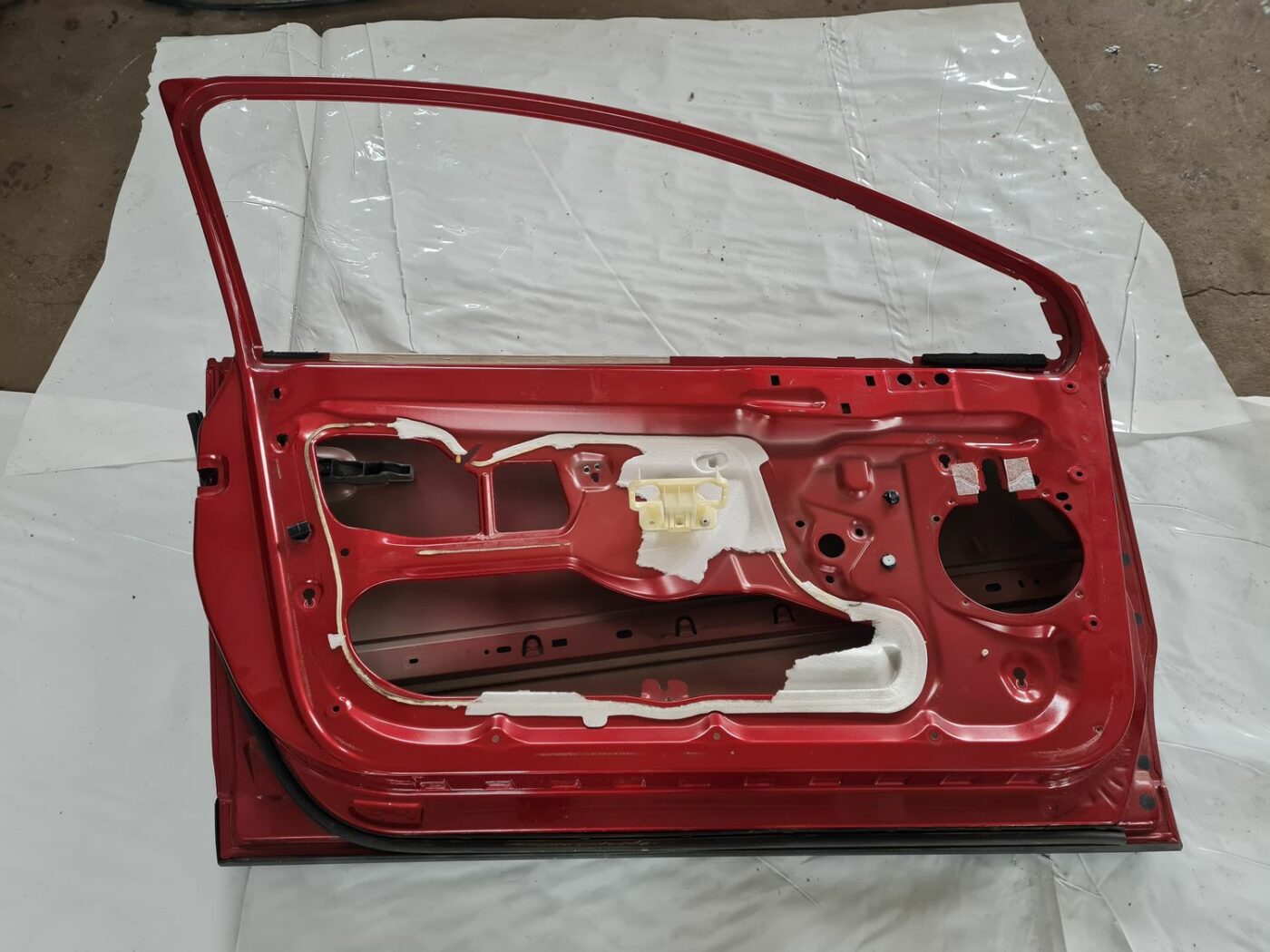 Priekšējās kreisās durvis priekš CITROEN C4 2006-2 5 Priekšējās kreisās durvis priekš CITROEN C4 2006-2