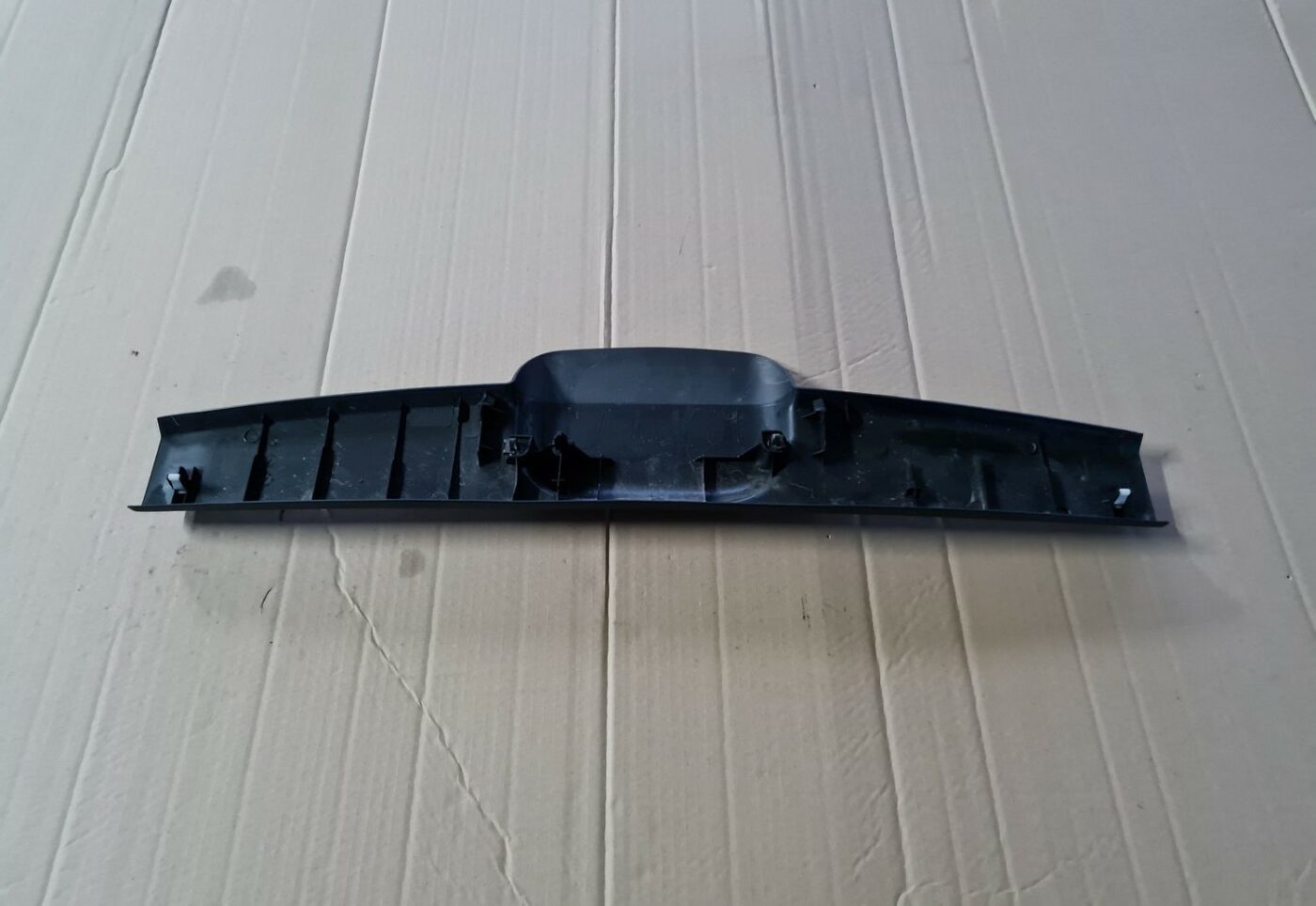 Bagāžnieka vāka apdare priekš MAZDA 3 2007 2 Bagāžnieka vāka apdare priekš MAZDA 3 2007