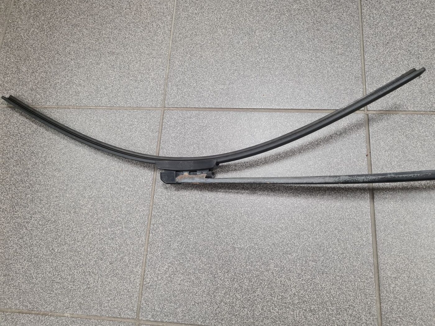 Vējstikla slotu turētājs priekš CITROEN C4 2006-2 10 Vējstikla slotu turētājs priekš CITROEN C4 2006-2