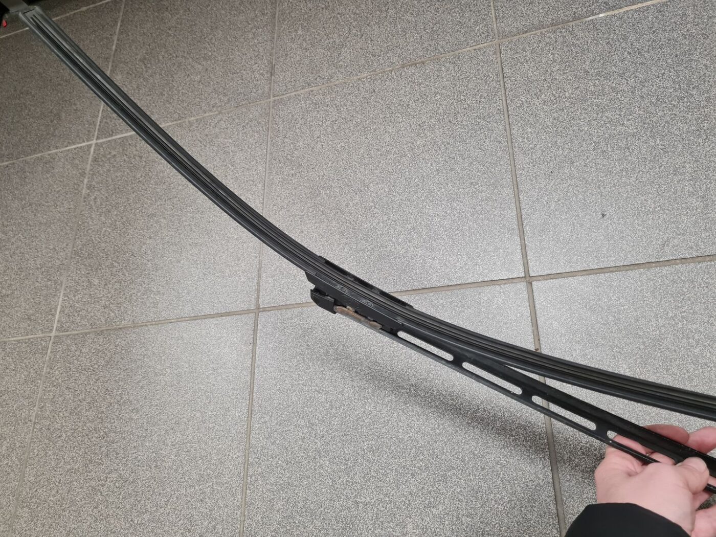 Vējstikla slotu turētājs priekš CITROEN C4 2006-2 3 Vējstikla slotu turētājs priekš CITROEN C4 2006-2