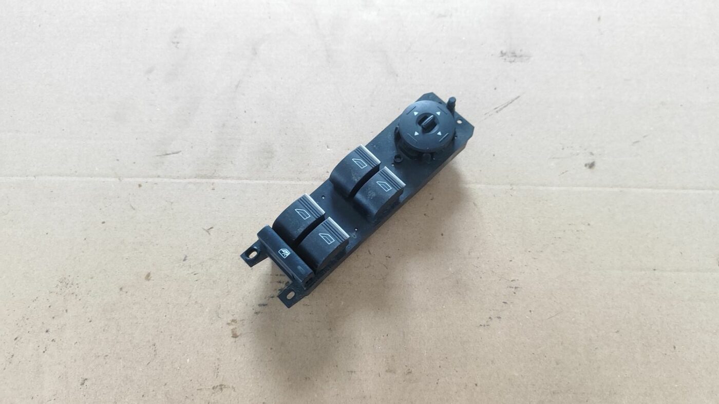 Šofera durvju slēdža pogas priekš FORD FOCUS 2016 UNIVERSAL 1 Šofera durvju slēdža pogas priekš FORD FOCUS 2016 UNIVERSAL