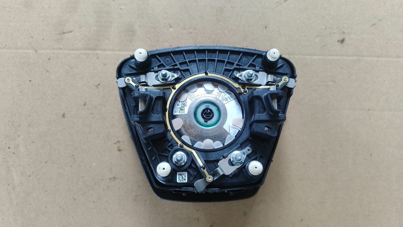 Stūres drošības spilvens priekš FORD FOCUS 2016 UNIVERSAL 5 Stūres drošības spilvens priekš FORD FOCUS 2016 UNIVERSAL