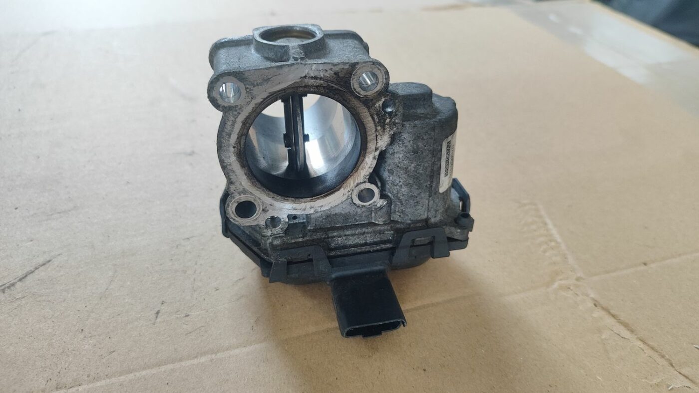 Droseļvārsts priekš FORD FOCUS 2016 UNIVERSAL 2 Droseļvārsts priekš FORD FOCUS 2016 UNIVERSAL