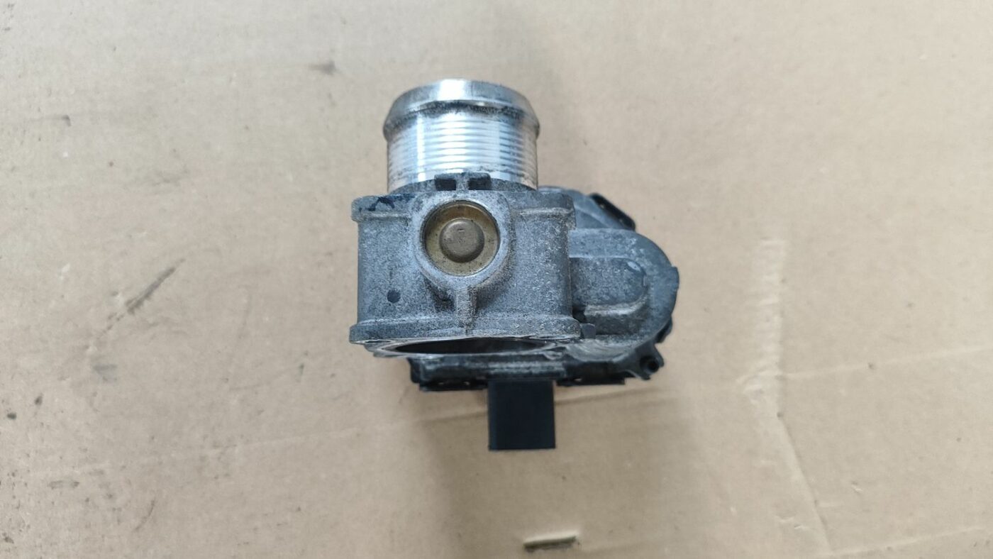 Droseļvārsts priekš FORD FOCUS 2016 UNIVERSAL 8 Droseļvārsts priekš FORD FOCUS 2016 UNIVERSAL