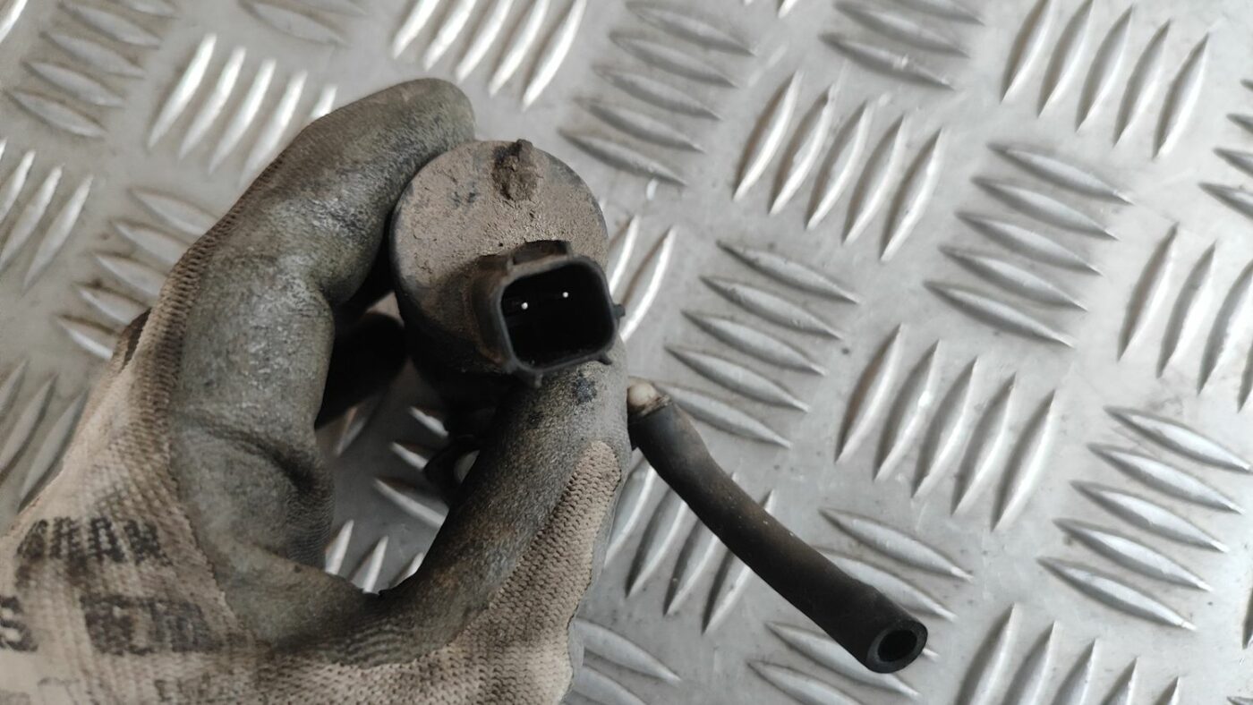 Mazgātāja šķidruma sūknis priekš FORD FOCUS 2016 UNIVERSAL 5 Mazgātāja šķidruma sūknis priekš FORD FOCUS 2016 UNIVERSAL