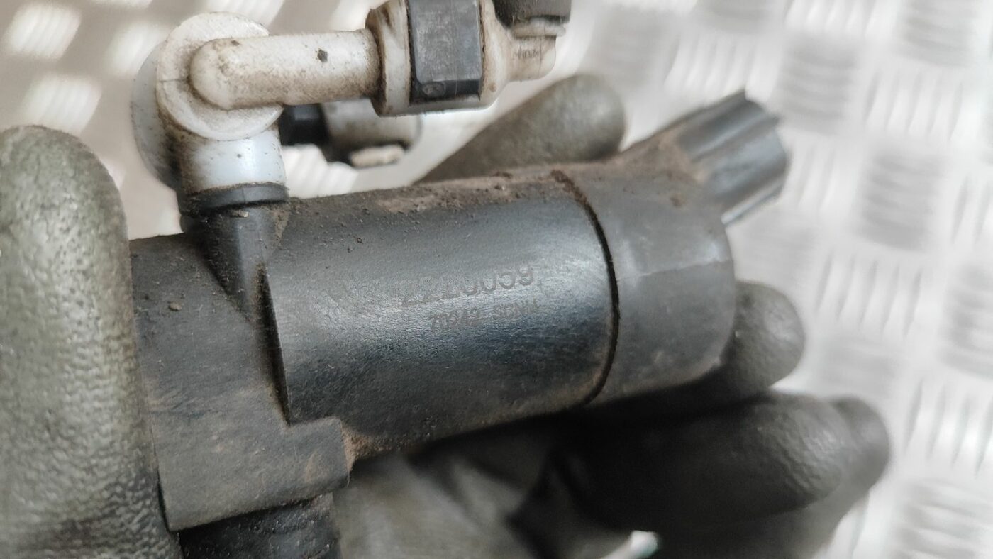 Mazgātāja šķidruma sūknis priekš FORD FOCUS 2016 UNIVERSAL 4 Mazgātāja šķidruma sūknis priekš FORD FOCUS 2016 UNIVERSAL