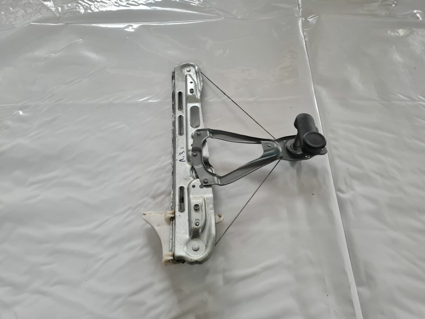 Stikla pacelšanas mehānisms aizmugurējais kreisais priekš OPEL VECTRA C 2006 1 Stikla pacelšanas mehānisms aizmugurējais kreisais priekš OPEL VECTRA C 2006