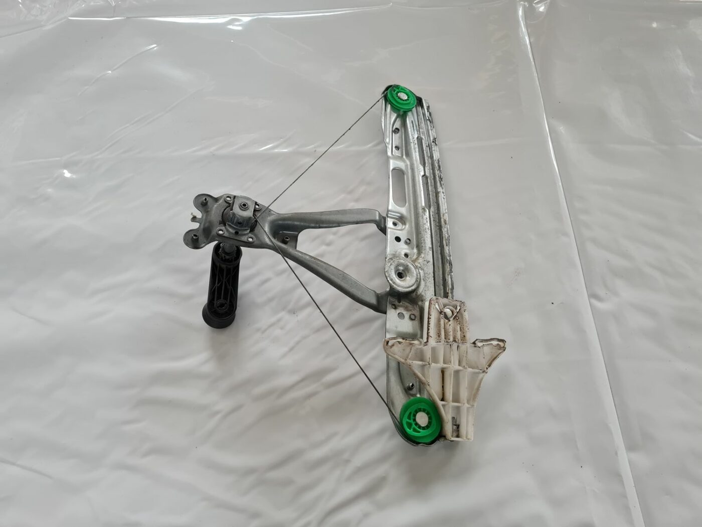 Stikla pacelšanas mehānisms aizmugurējais kreisais priekš OPEL VECTRA C 2006 3 Stikla pacelšanas mehānisms aizmugurējais kreisais priekš OPEL VECTRA C 2006