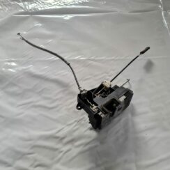 Priekšējo labo durvju slēdzene priekš OPEL VECTRA C 2006