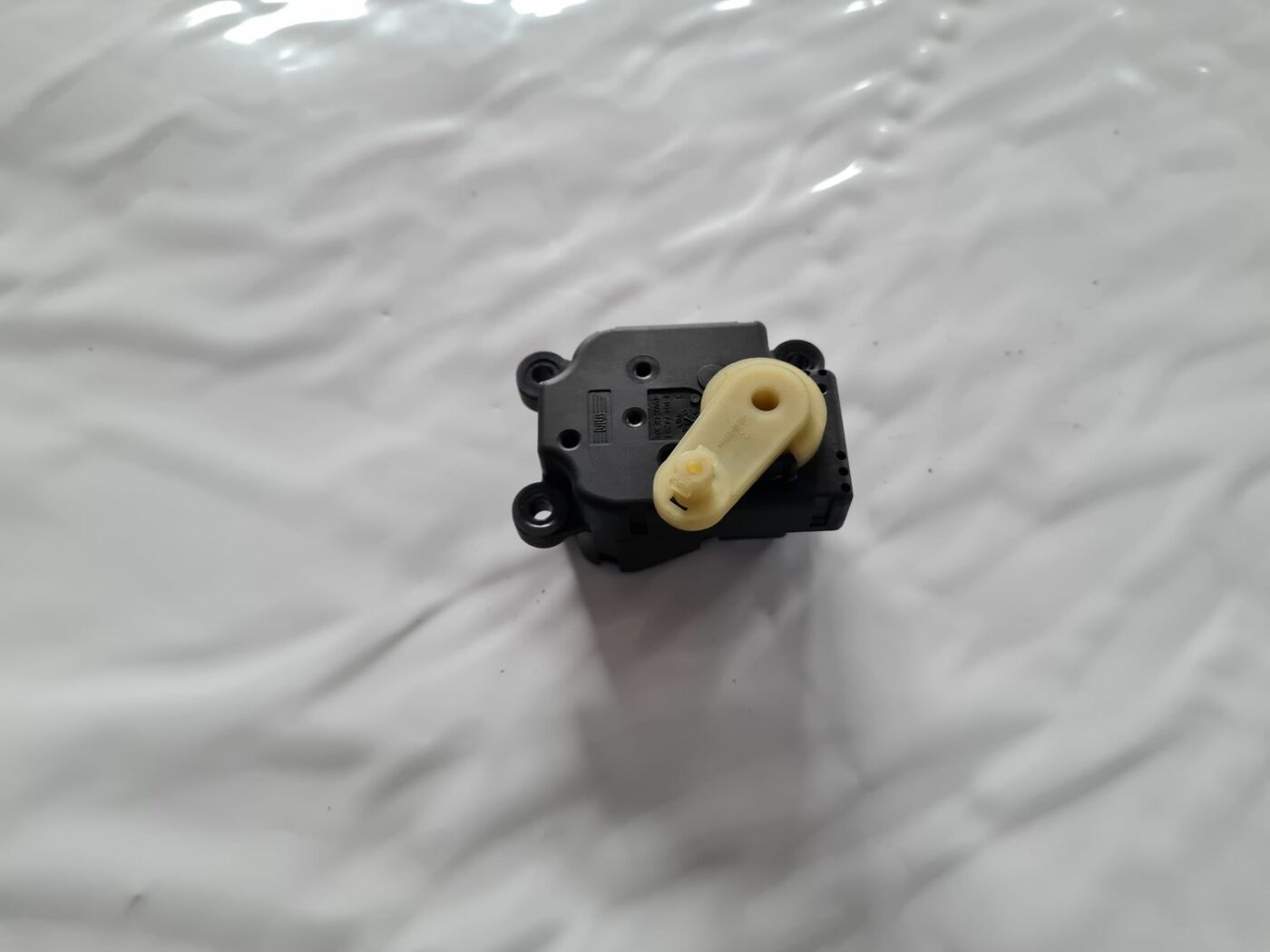 Apsildes sistēmas aktuators priekš OPEL VECTRA C 2006 3 Apsildes sistēmas aktuators priekš OPEL VECTRA C 2006