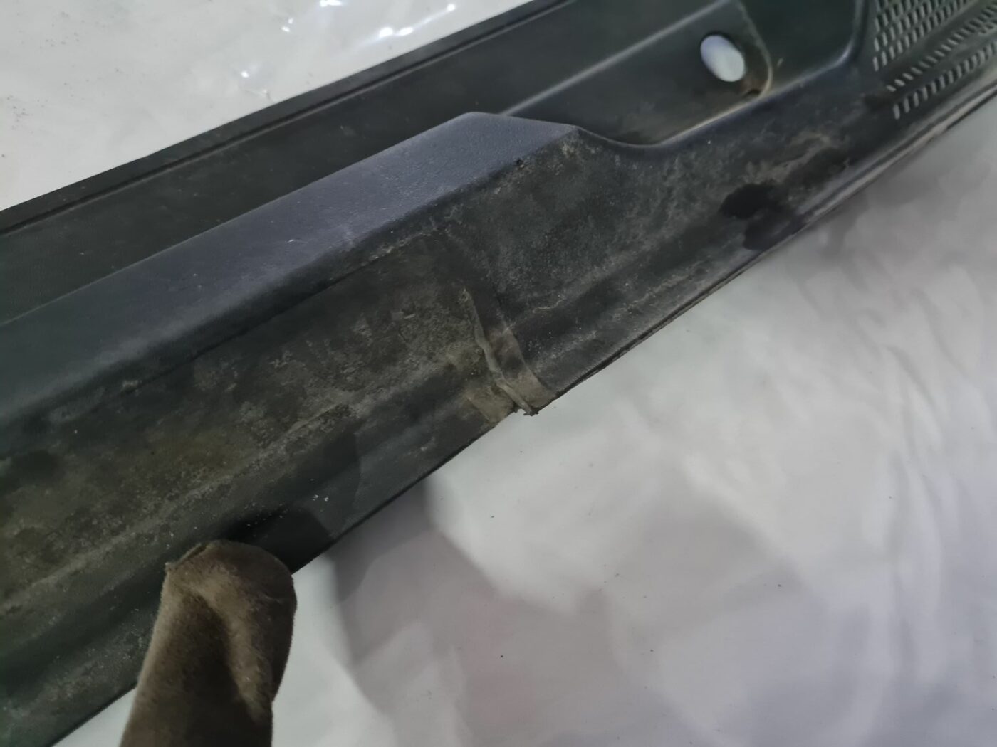 Vējstikla uzlikas (deflektora) režģis priekš OPEL VECTRA C 2006 3 Vējstikla uzlikas (deflektora) režģis priekš OPEL VECTRA C 2006