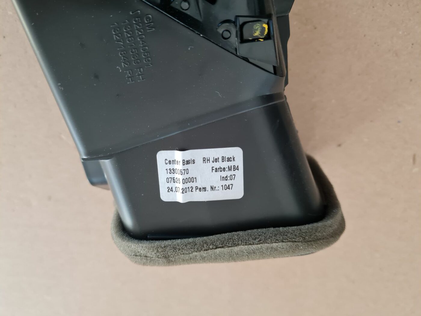 Mērinstrumentu paneļa gaisa vads, centrā priekš OPEL ASTRA J 2013 2 Mērinstrumentu paneļa gaisa vads, centrā priekš OPEL ASTRA J 2013