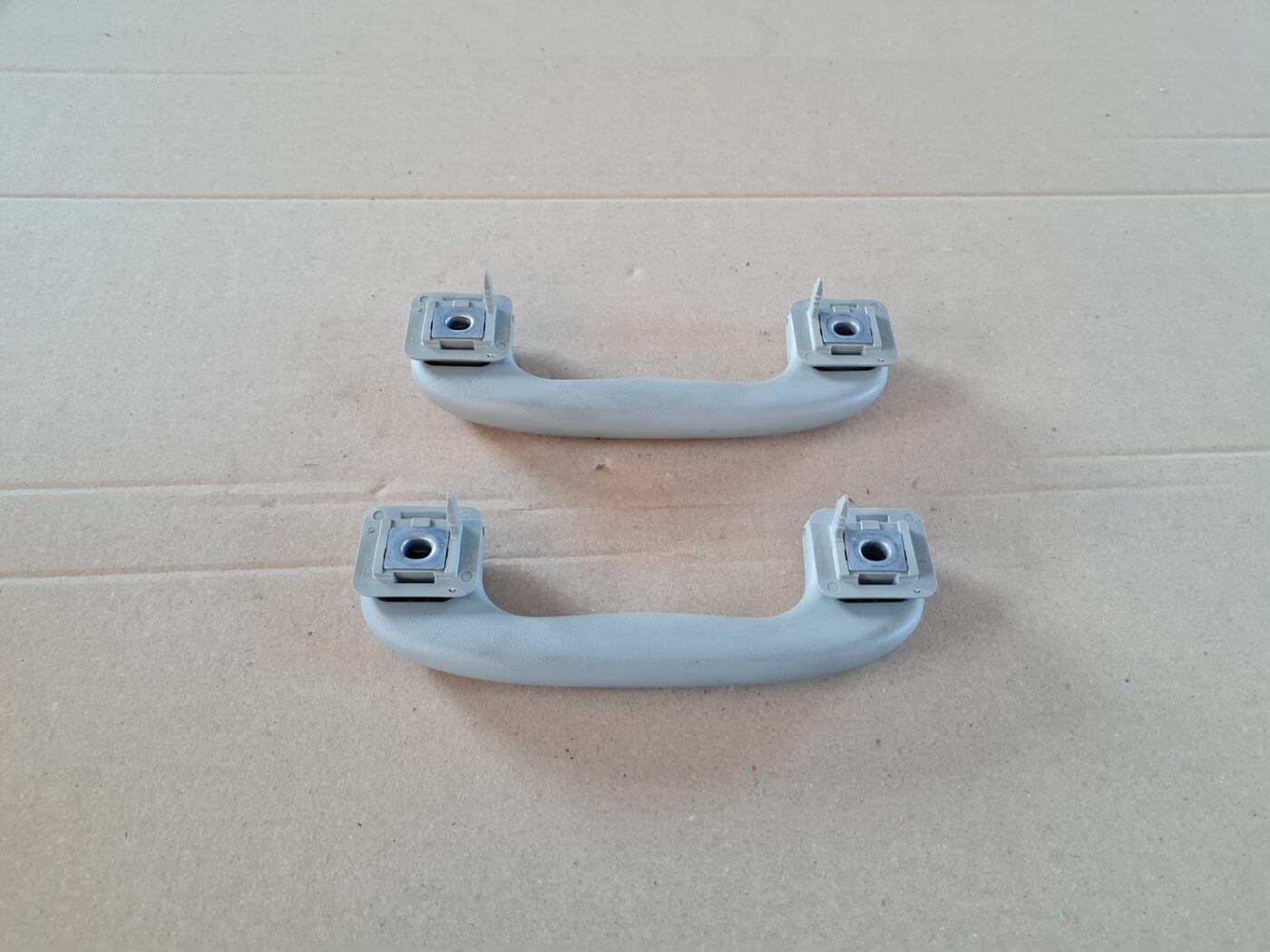 Salona rokturis griestos priekš OPEL ASTRA J 2013 2 Salona rokturis griestos priekš OPEL ASTRA J 2013