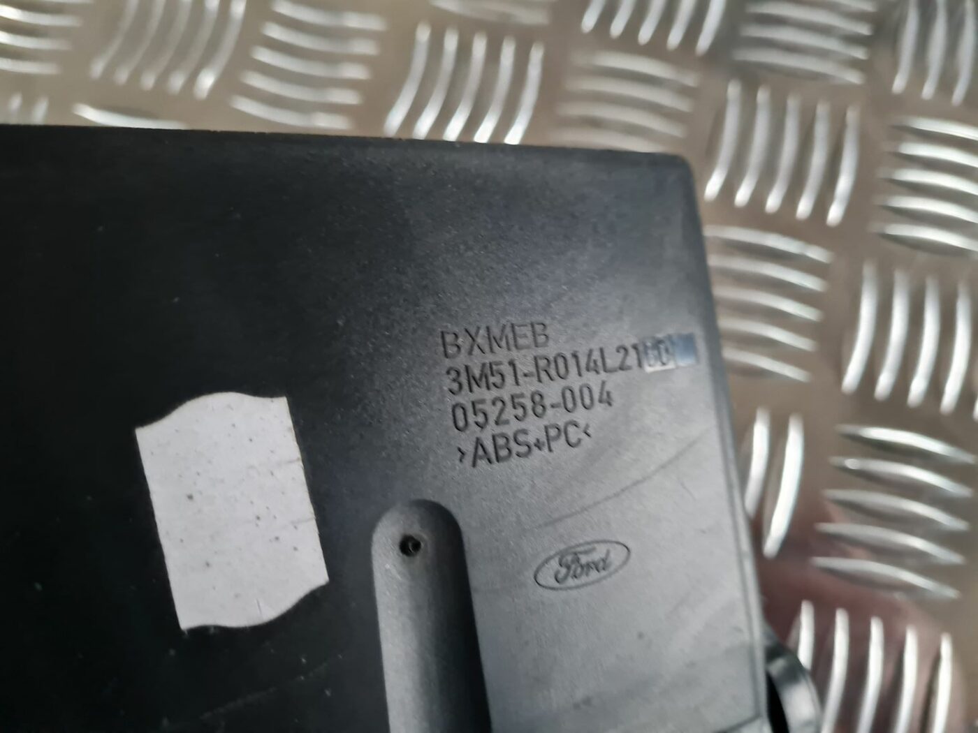 Mērinstrumentu paneļa gaisa vads, centrā priekš FORD FOCUS C-MAX 2004 3 Mērinstrumentu paneļa gaisa vads, centrā priekš FORD FOCUS C-MAX 2004