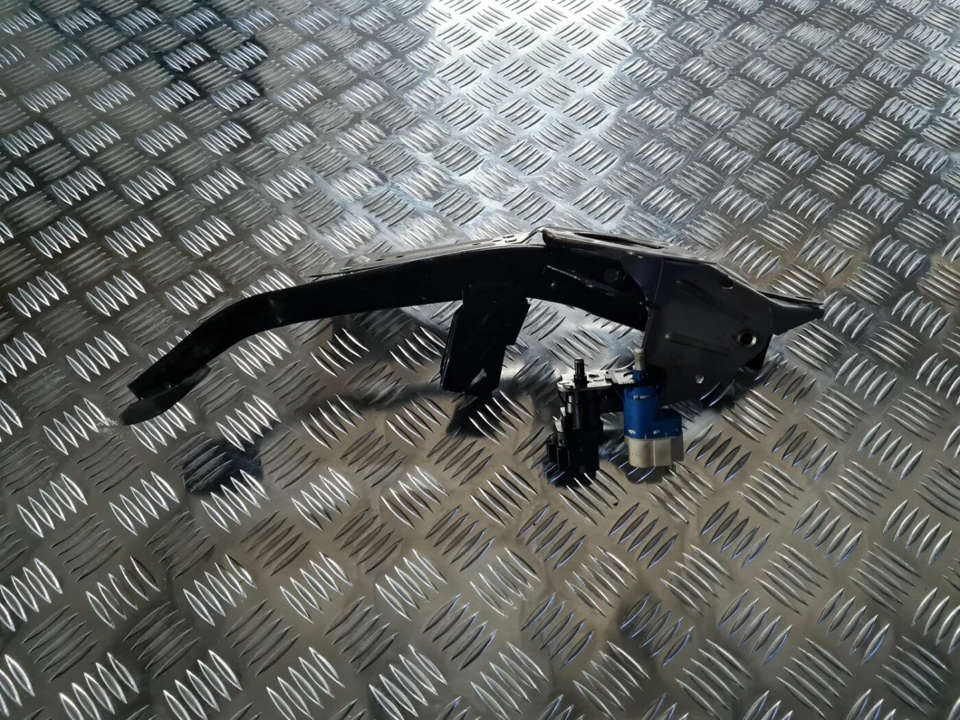 Bremžu pedālis priekš FORD FOCUS C-MAX 2004 3 Bremžu pedālis priekš FORD FOCUS C-MAX 2004