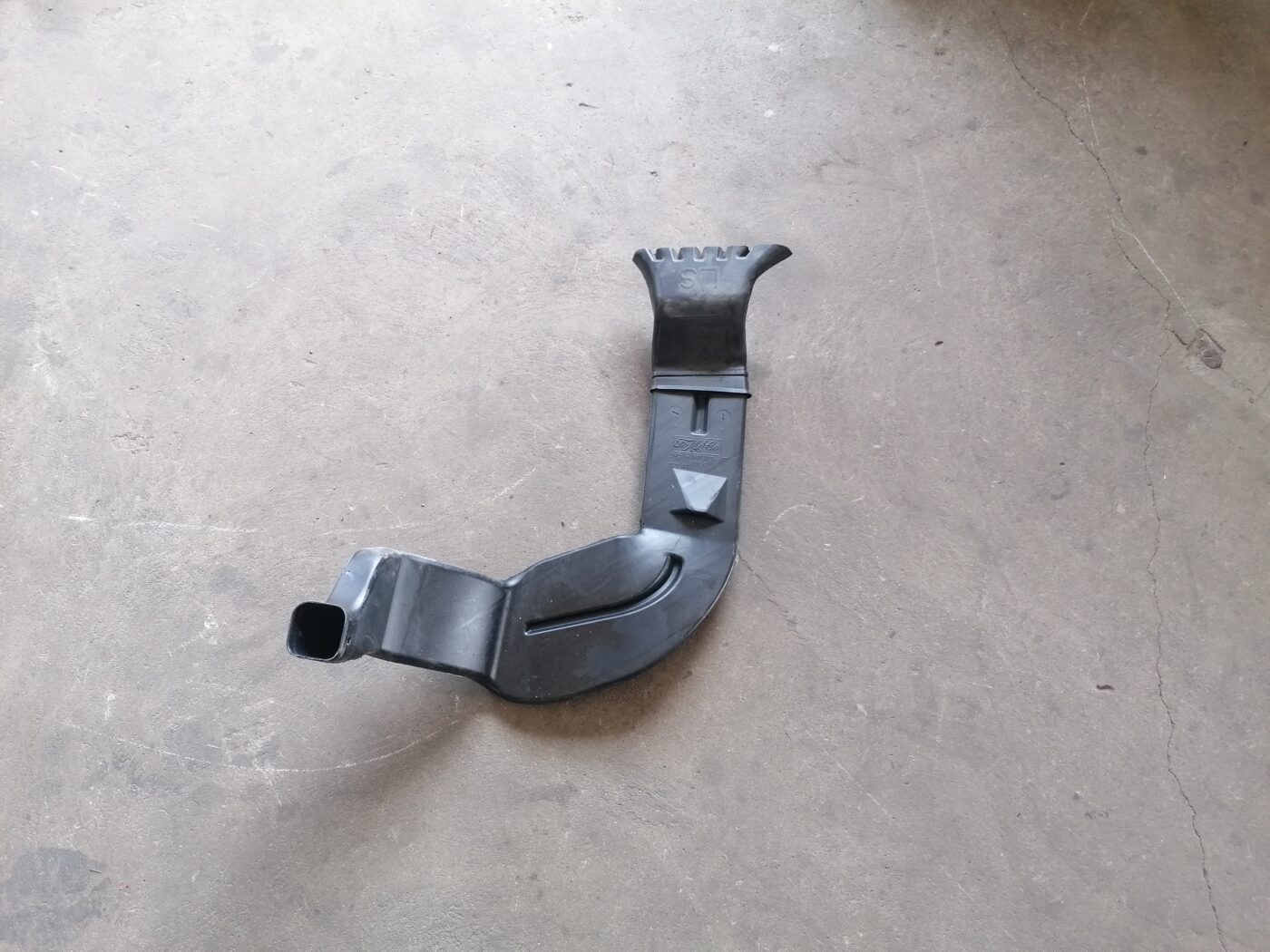 Salona gaisa vads priekš VOLVO C30 2008 SILVER 1 Salona gaisa vads priekš VOLVO C30 2008 SILVER