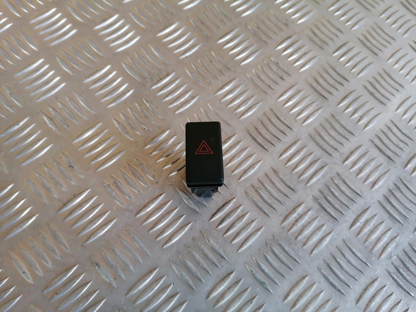 Trauksmes poga priekš TOYOTA AVENSIS 2007 1 Trauksmes poga priekš TOYOTA AVENSIS 2007