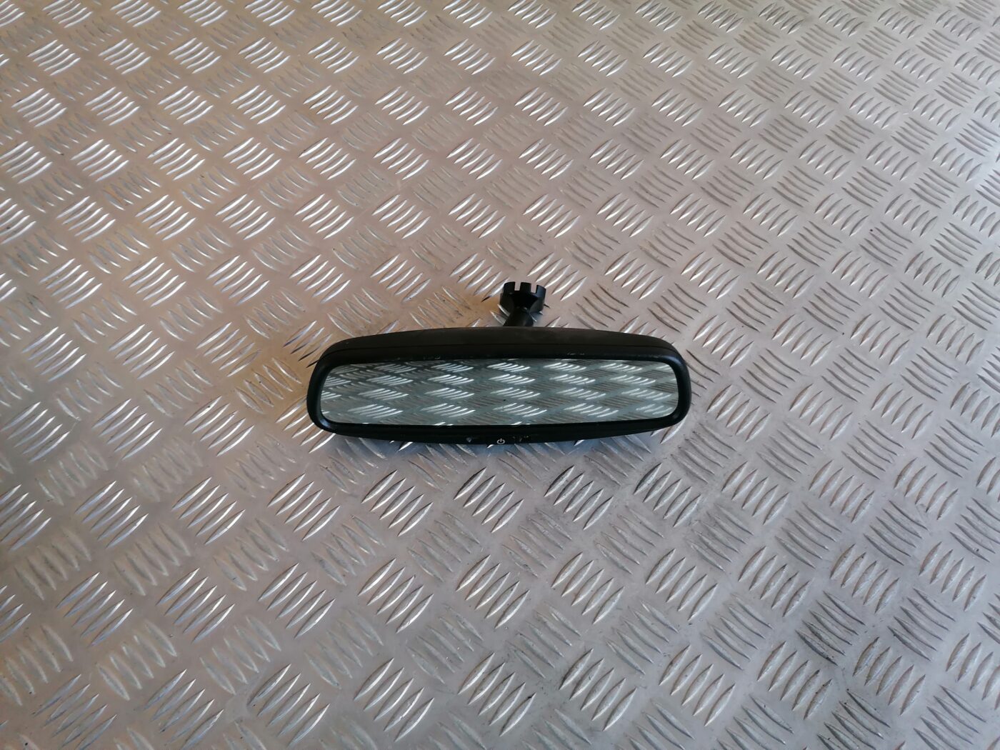 Salona atpakaļskata spogulis priekš TOYOTA AVENSIS 2007 1 Salona atpakaļskata spogulis priekš TOYOTA AVENSIS 2007