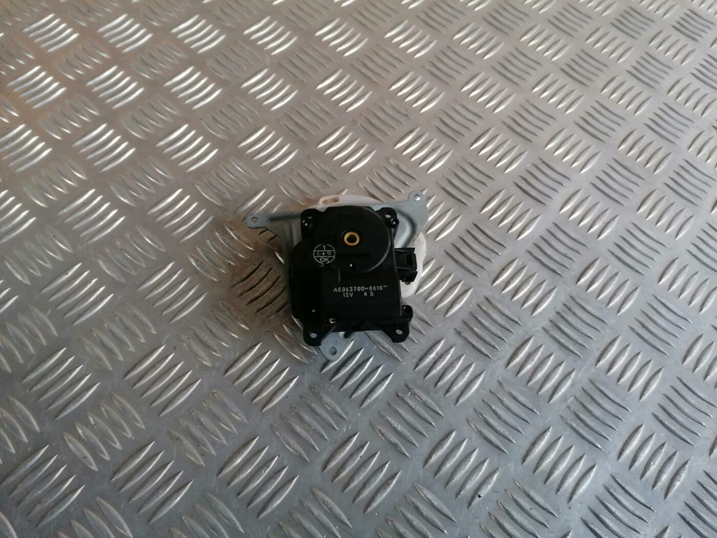 Apsildes sistēmas aktuators priekš TOYOTA AVENSIS 2007 1 Apsildes sistēmas aktuators priekš TOYOTA AVENSIS 2007