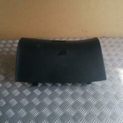 Mantu glabāšanas nodalījums pasažiera pusē priekš TOYOTA AVENSIS 2007