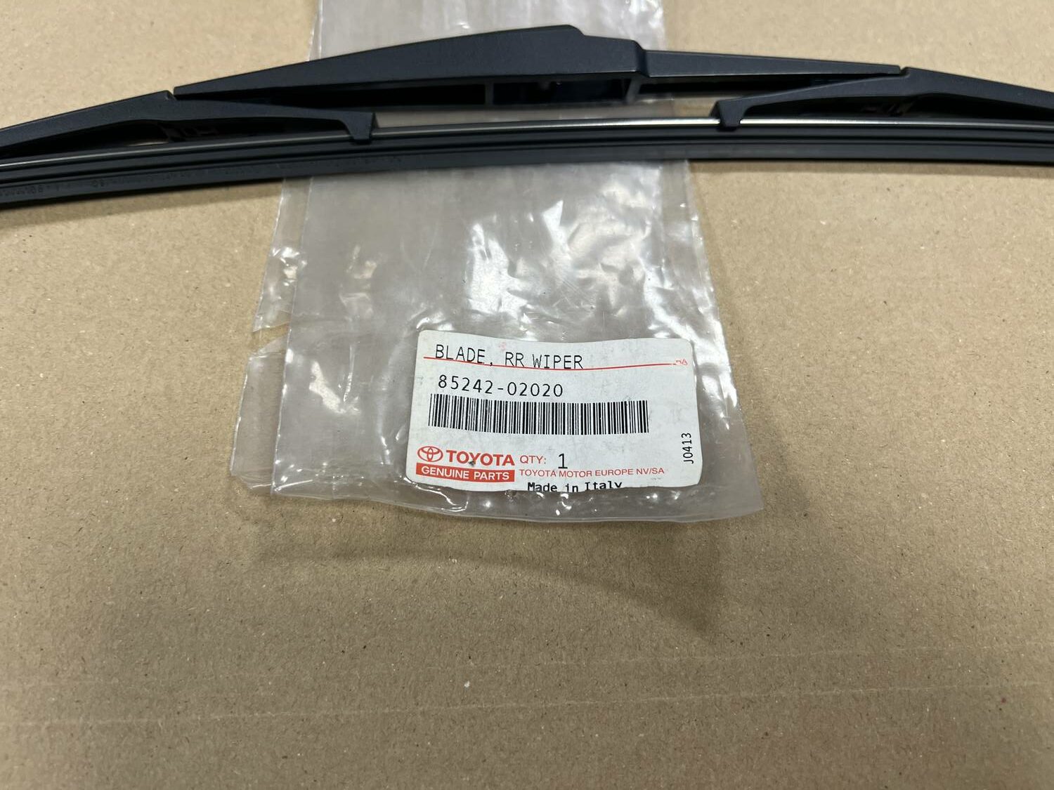 Aizmugurējā loga tīrītāja slotiņa priekš TOYOTA COROLLA 2 Aizmugurējā loga tīrītāja slotiņa priekš TOYOTA COROLLA