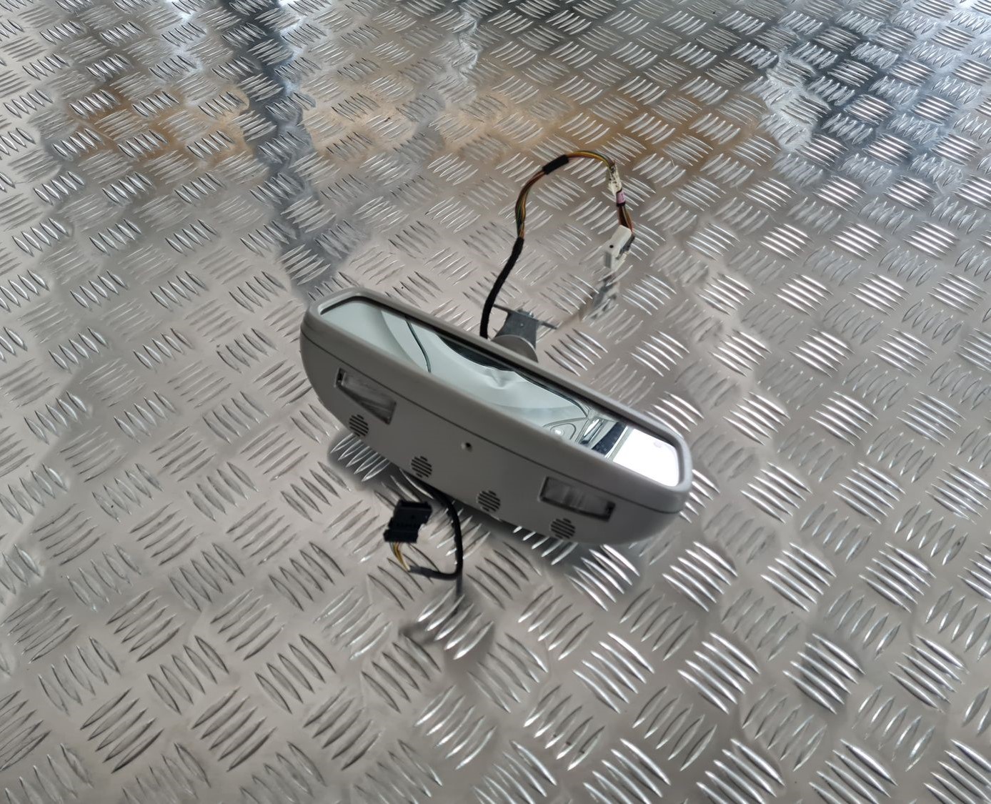 Salona atpakaļskata spogulis priekš MERCEDES BENZ ML320 2006 SILVER 1 Salona atpakaļskata spogulis priekš MERCEDES BENZ ML320 2006 SILVER