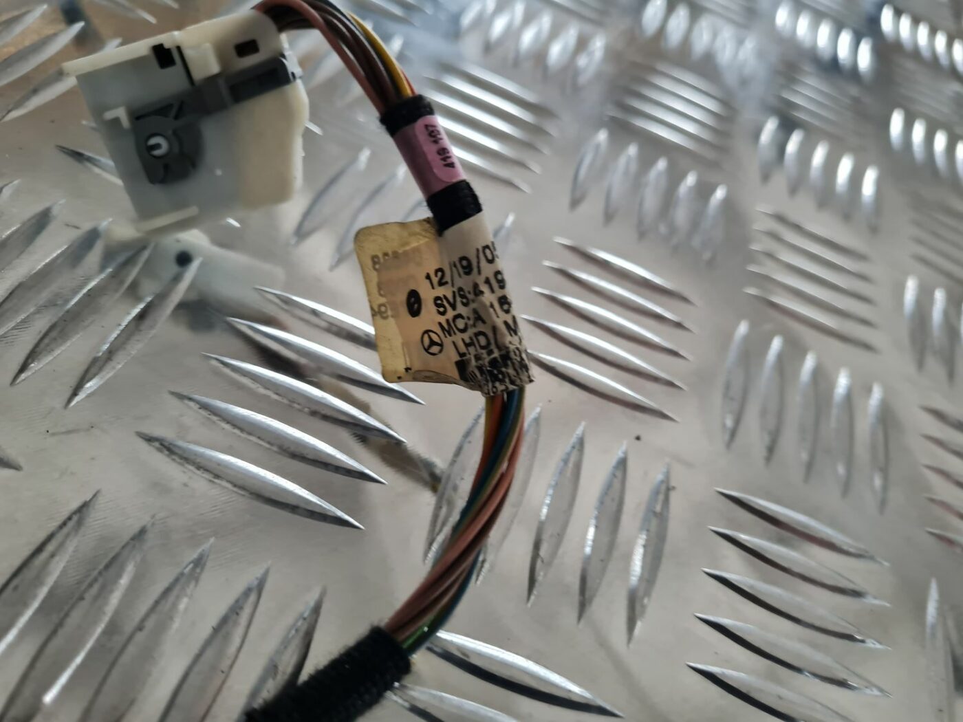 Salona atpakaļskata spogulis priekš MERCEDES BENZ ML320 2006 SILVER 4 Salona atpakaļskata spogulis priekš MERCEDES BENZ ML320 2006 SILVER