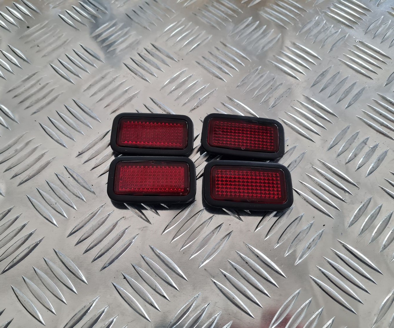 Durvju atstarotājs priekš MERCEDES BENZ ML320 2006 SILVER 1 Durvju atstarotājs priekš MERCEDES BENZ ML320 2006 SILVER