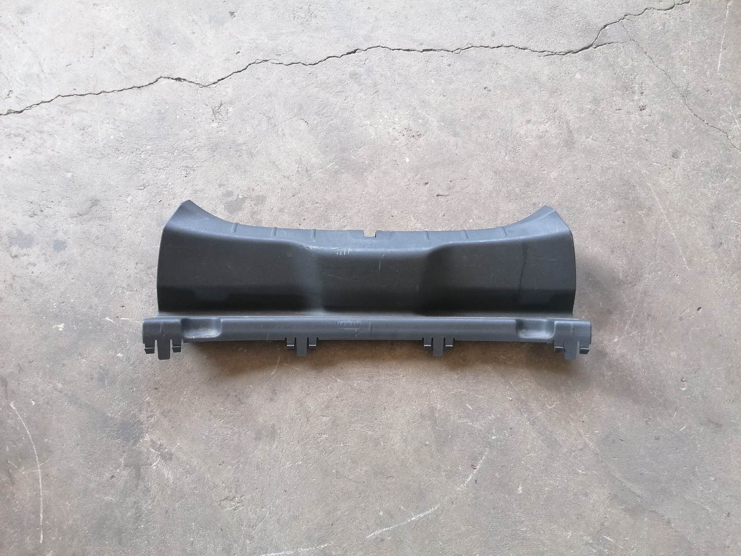 Bagažnieka nodalījuma sliekšņa uzlika priekš VOLVO C30 2008 SILVER 1 Bagažnieka nodalījuma sliekšņa uzlika priekš VOLVO C30 2008 SILVER