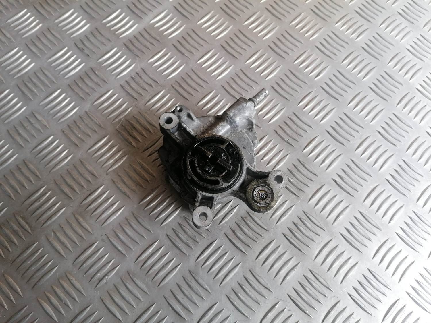 Vakuuma sūknis priekš VOLVO C30 2008 SILVER 1 Vakuuma sūknis priekš VOLVO C30 2008 SILVER